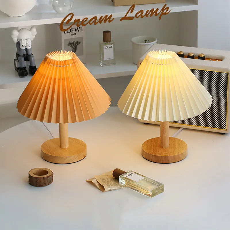 

Светодиодный настольная лампа плиссированный абажур 3 цвета затемнения LED настольная лампа для изучения Спальня светильник 5В USB Перезаряжа...