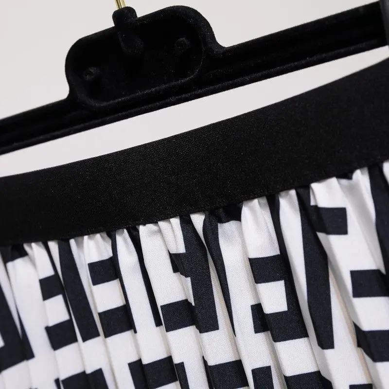 

2021 Summer Bohemian Skirt Fashion Print Pleated Skirt Women's Mid-length Skirt Women's Holiday Style Knee-length Skirt