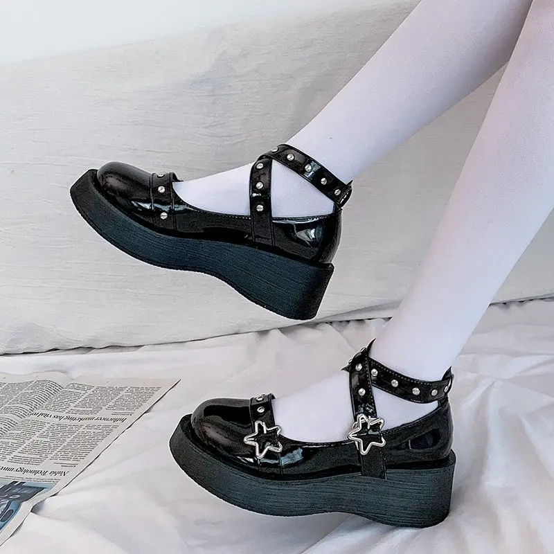 

Mary Janes Shoes Women Lolita Shoes Star Buckle Cross-tied Platform Shoes Patent Leather Girls Shoes Rivet Casual Shoes Woman