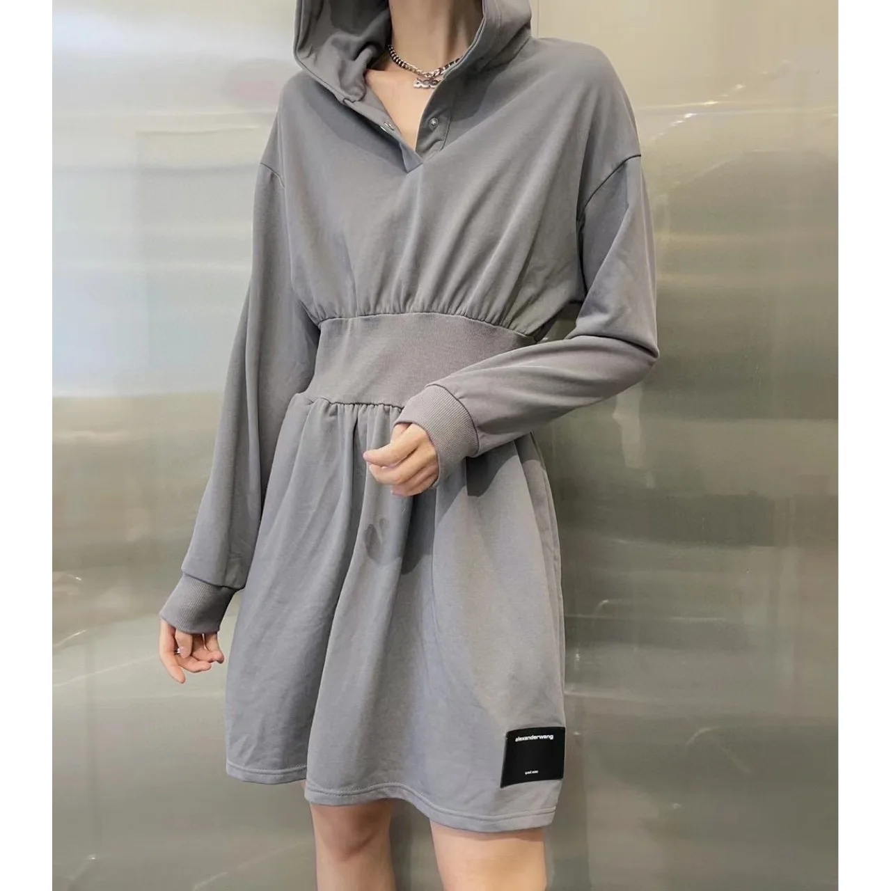 

Fashion AW Wang Shouyao Hooded Skirt 21ss Early Autumn New Letter Printed Leather Brand Label Long Sleeve Dress Women's Dress