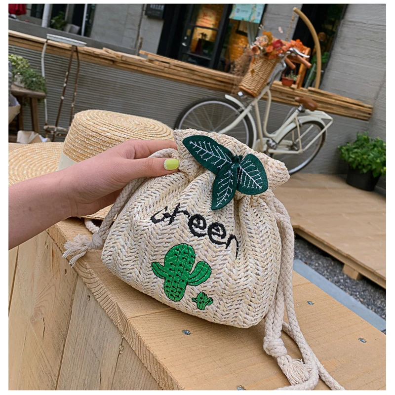 

Straw Shoulder Bags For Women Fashion Summer Handmade Weave Bucket Bag Rattan Drawstring Bag Beach Small Shoulder Bags Crossbody