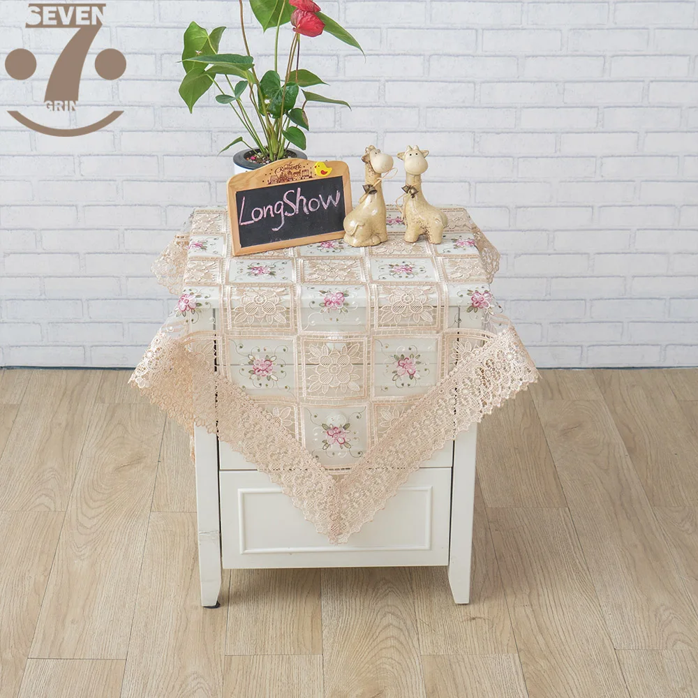 Скатерть с вышивкой из органзы золотистого цвета | Дом и сад