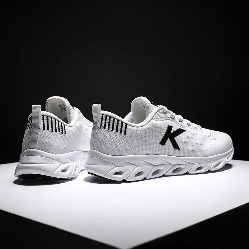 Мужские кроссовки KELME амортизирующие белые спортивные для бега дышащий