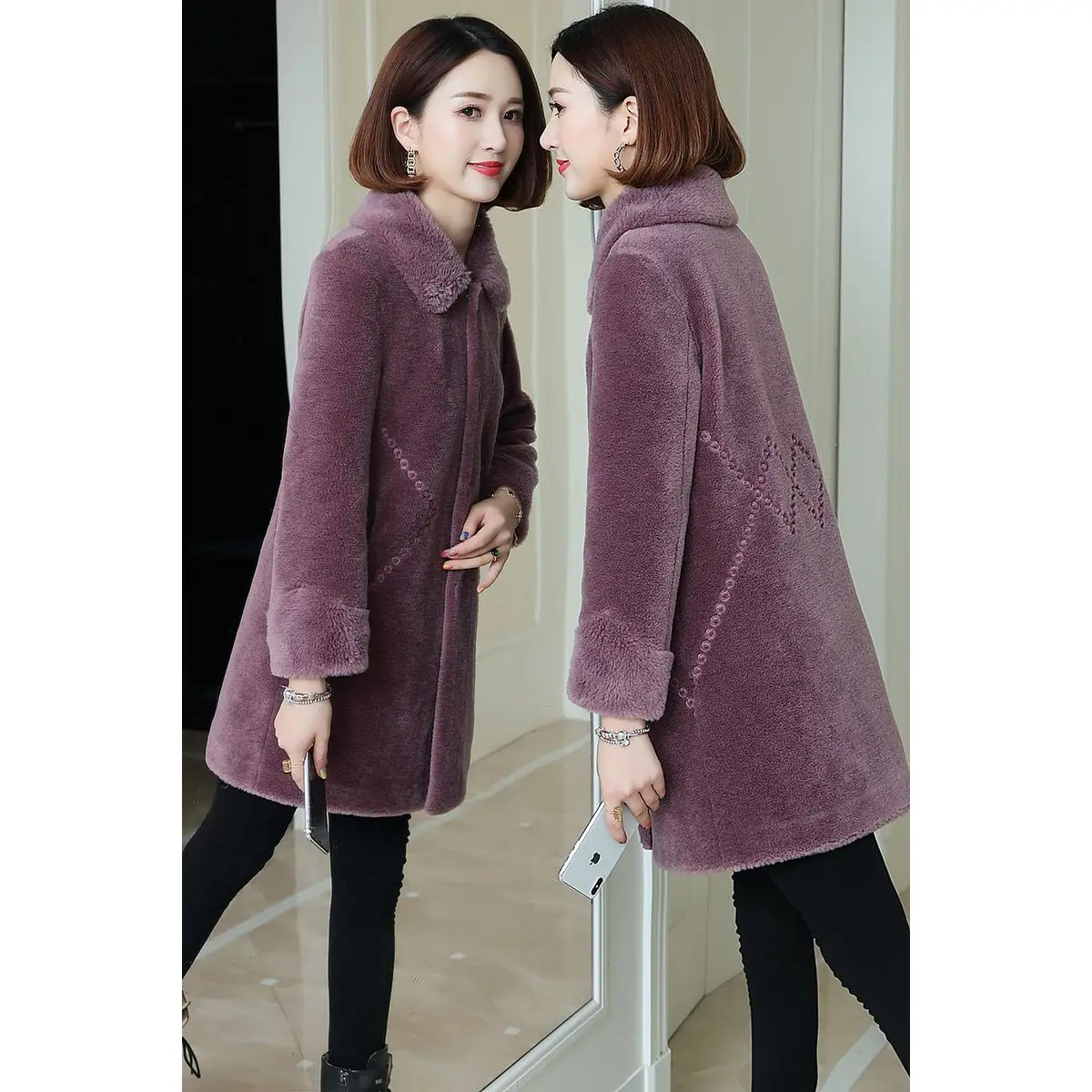 

2020 New Middle Age Women Winter Female Natural Sheep Shearing Coat Female Solid Color Plush Mid-long Real Fur Overcoats H112
