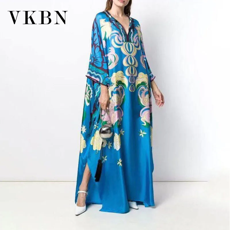 

Женское трикотажное платье с рукавами-фонариками и круглым вырезом