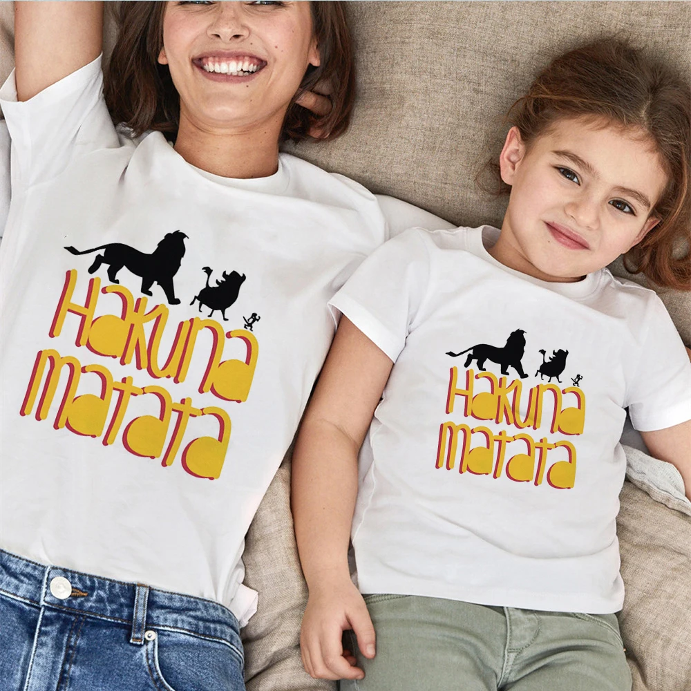 

New Cute Kawaii T Shirt For Mother and Daughter Summer Short Sleeve Casual White O-neck Tshirts Simba Hakuna Matata Family Tops