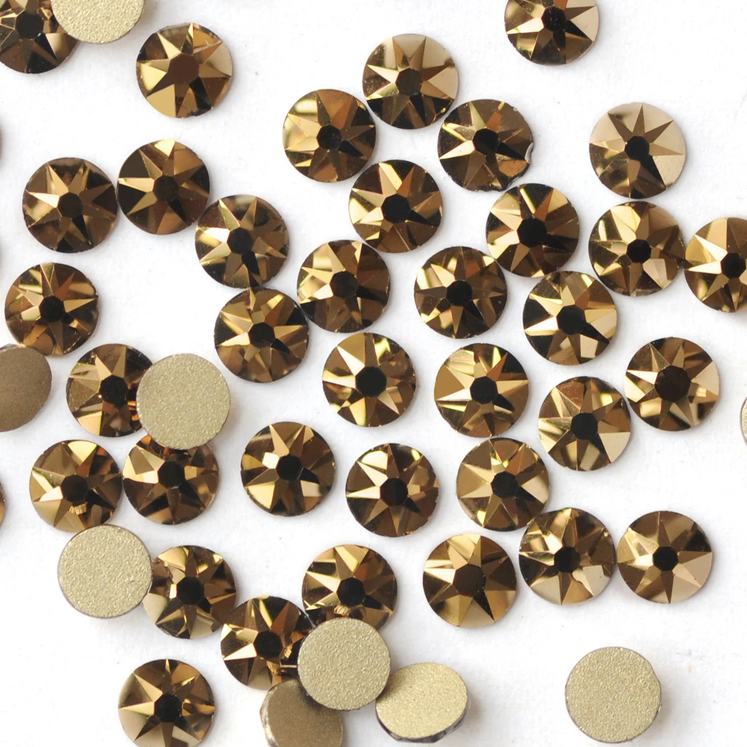 Золотые стразы 2088 без горячей фиксации 8 больших маленьких Стразы AURU с плоским