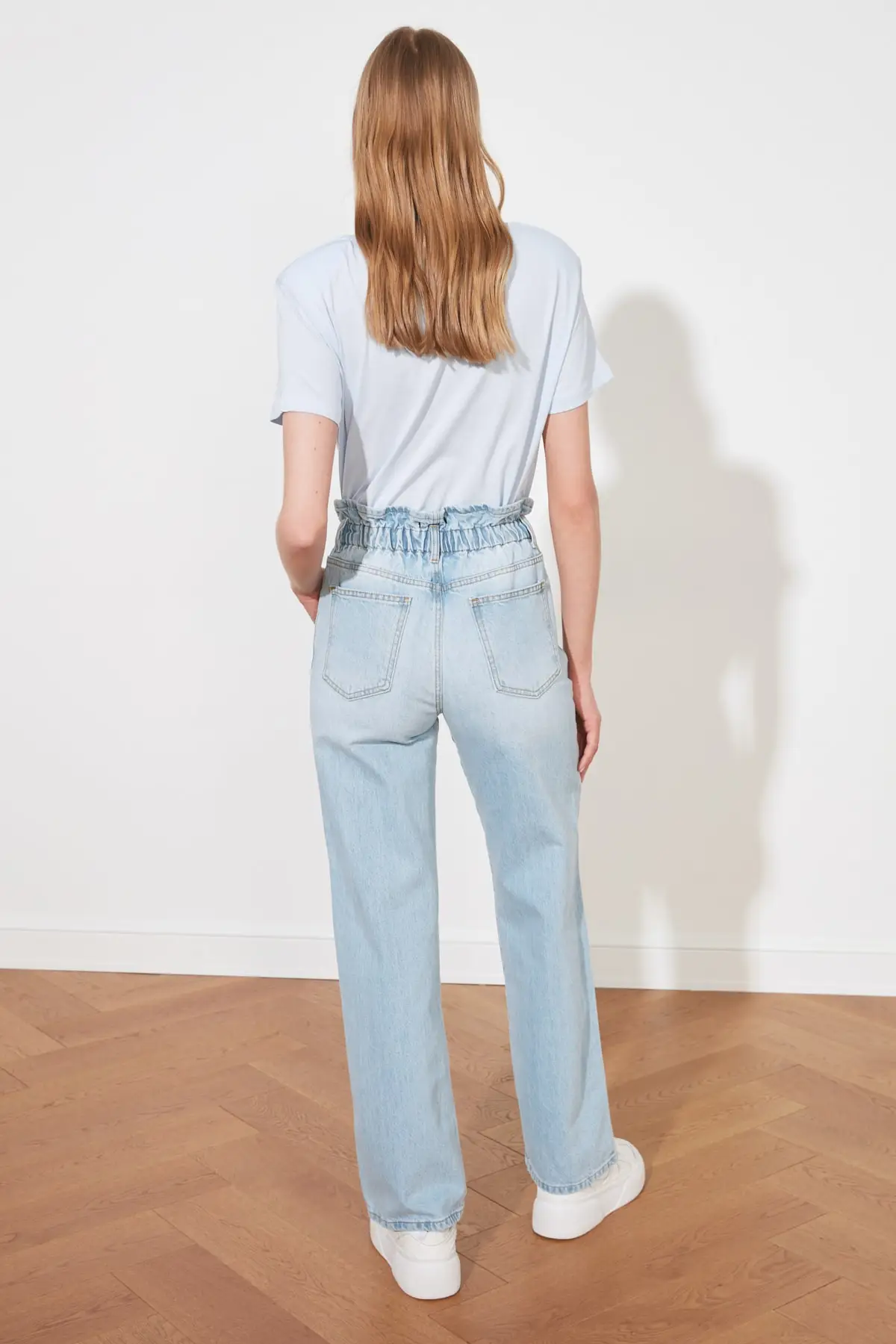 

Trendyol Articulated Mount Detailed High Waist Narrow Wide Leg Jeans TWOSS21JE0514