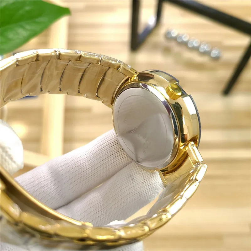 

2021 luxury brand designer Simple fashion luxury men ladies Quartz watch waterproof stainless steel style unisex watches