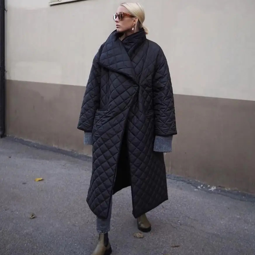 Женская Стеганая куртка длинная стеганая с нордическим минималистичным