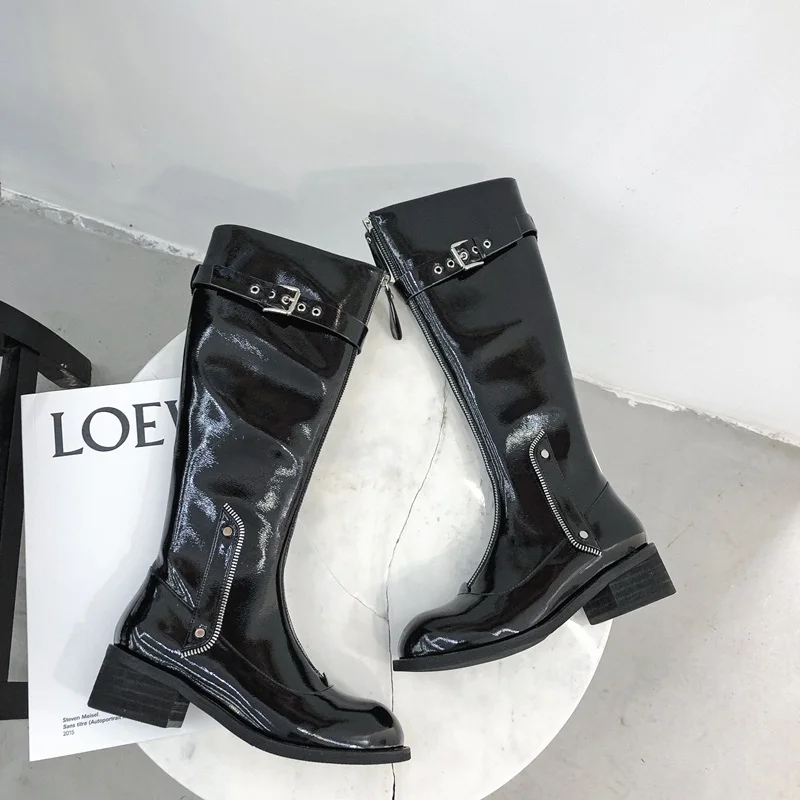 Мотоциклетные сапоги ZVQ из лакированной кожи классные женские боевые на молнии