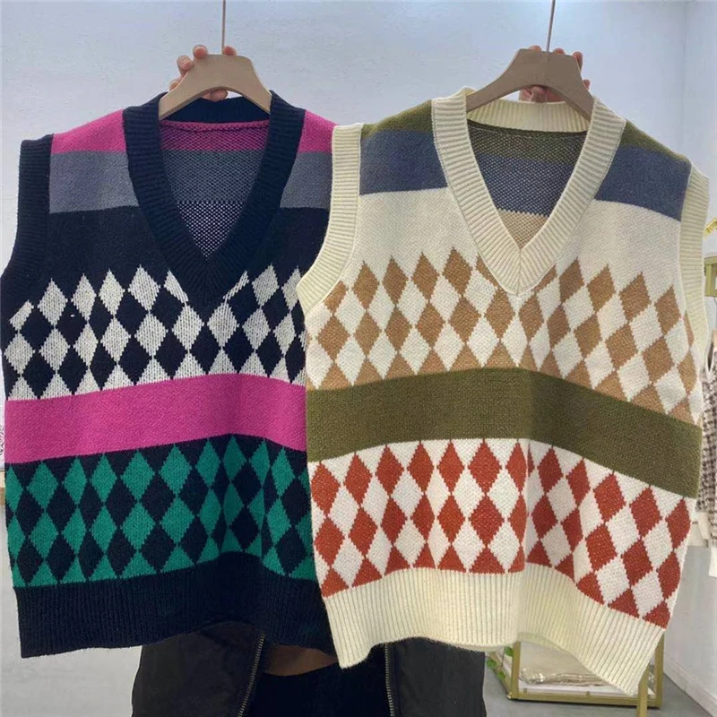 

2021 spring new V-neck diamond knitted sweater vest contrast color short all-match top