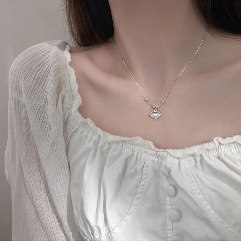 

Rose Gold Color Lucky Clouds Ruyi Peace Lock Necklace Girlfriend Mother's Day Gift for Mother Long Life Clavicle Chain Necklace