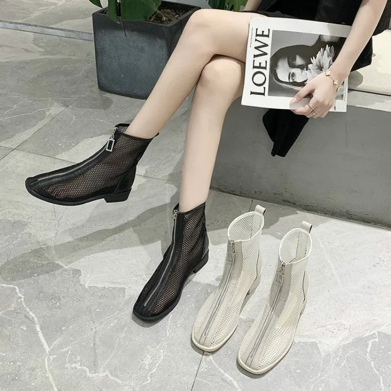 

Модные летние женские пикантные сетчатые сандалии на шнуровке с перфорацией, в римском стиле, на среднем каблуке, Крутые ботинки для девуше...