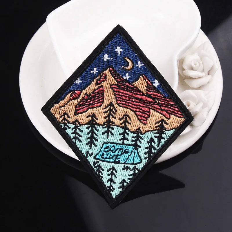 Вышитые ромбовидные нашивки сделай сам с изображением гор восхода солнца