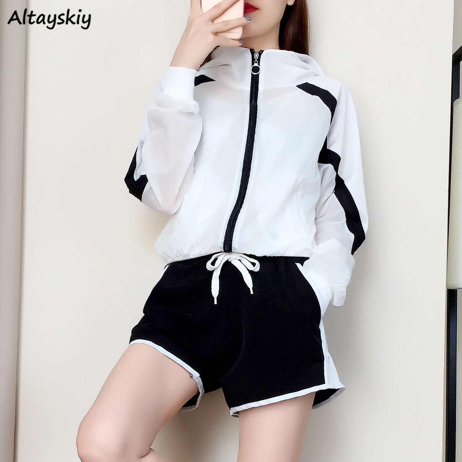 

Костюм женский короткий, с капюшоном и защитой от солнца, из дышащей ткани