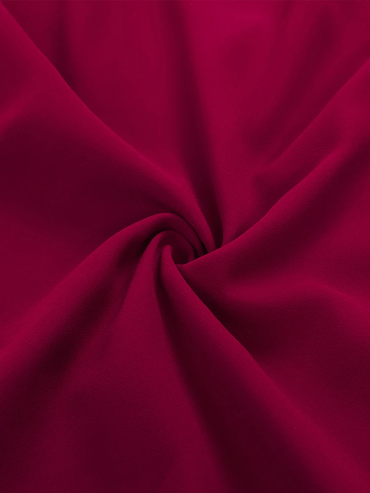 Женское короткое шифоновое платье без рукавов элегантное на тонких бретельках