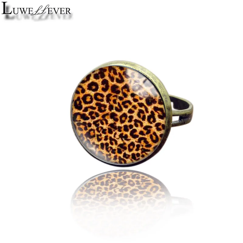 

New 3562 Leopard Print Fashion Adjustable Bronze Ring 30mm Round Glass Rings Charm Jewelry For Unisex Teenagers Gift