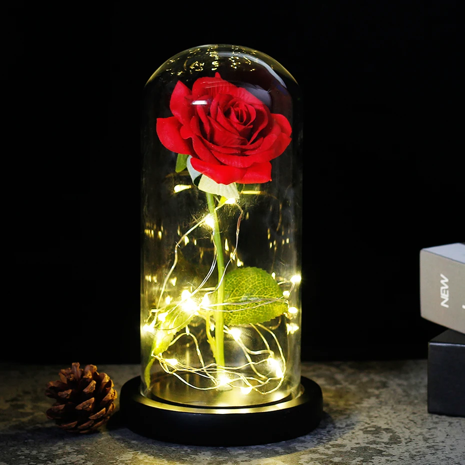 Красота и с рисунком из мультфильма Красавица Чудовище в виде красных роз фляга а