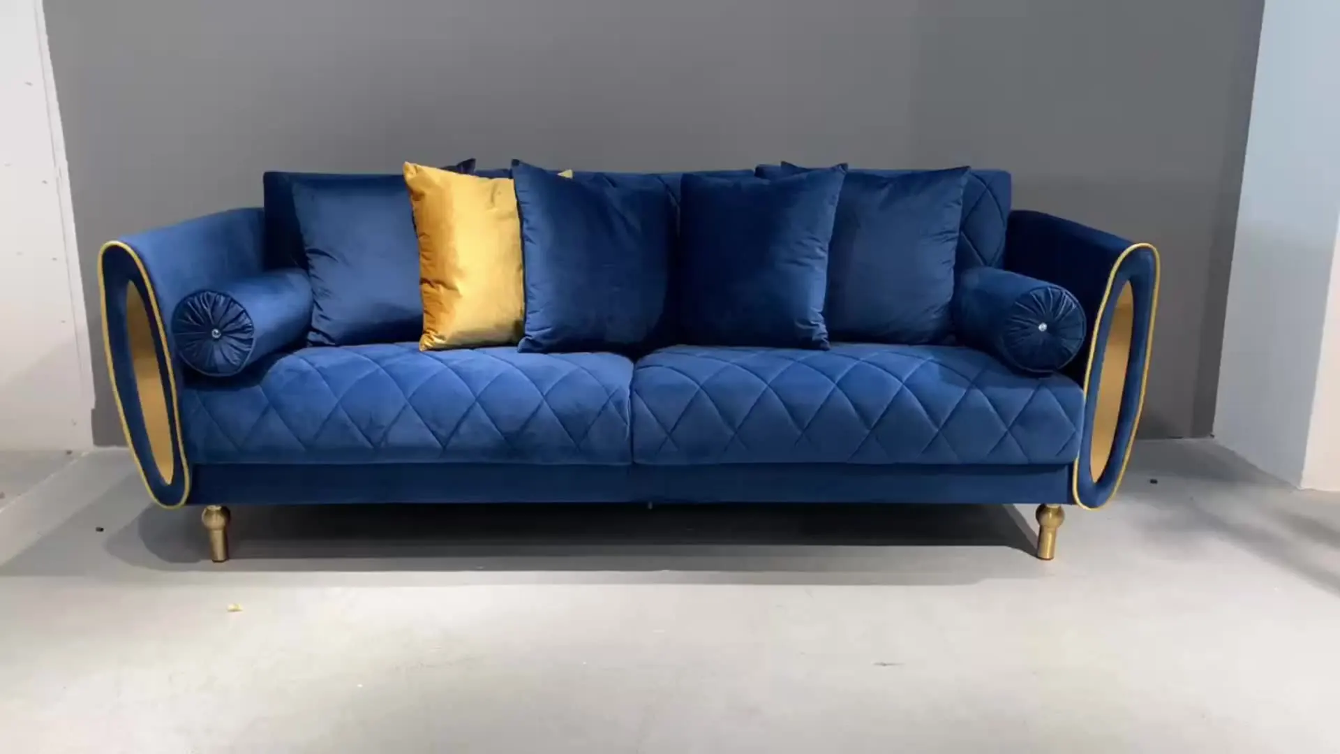 

Elegant Fabric Quilted Argyle Sofa Living Room Furniture 3-seater Velvet Cushion Couch Metal Shiny Mirror Armside