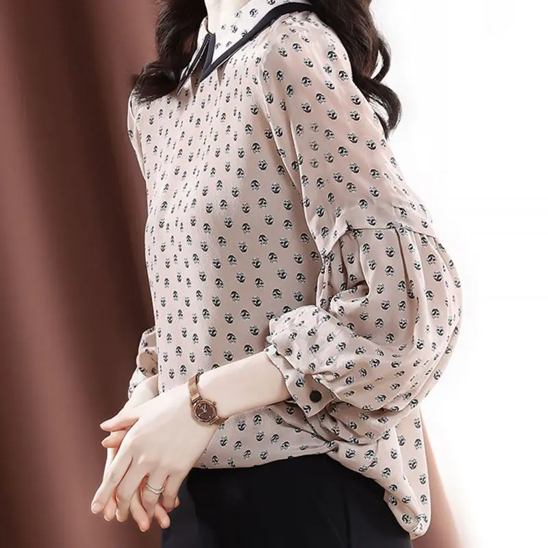 

High end silk like shirt women's 2021 spring new fashion Lantern Sleeve slim shirt age reducing temperament top