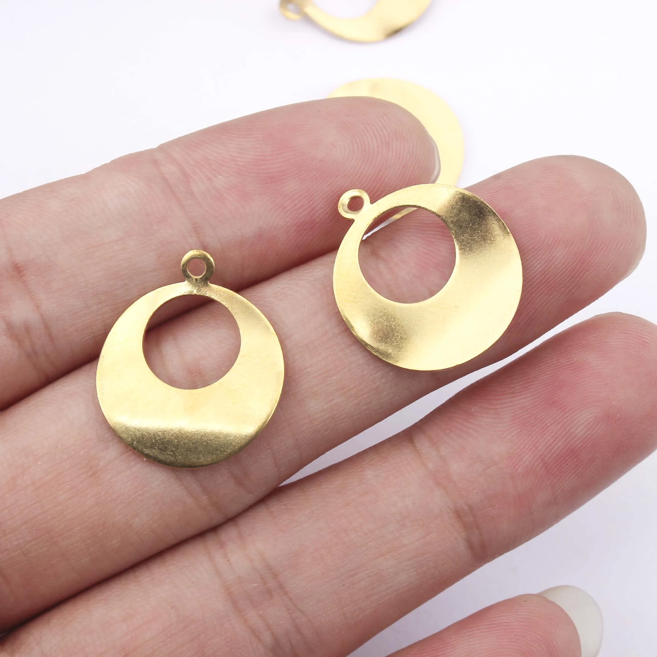 20 шт 19 мм необработанные латунные кривые выдалбливают круговые Подвески