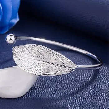 

Korean version of the new literary and artistic elegant small fresh leaves open bracelet original fashion branch JSZ063