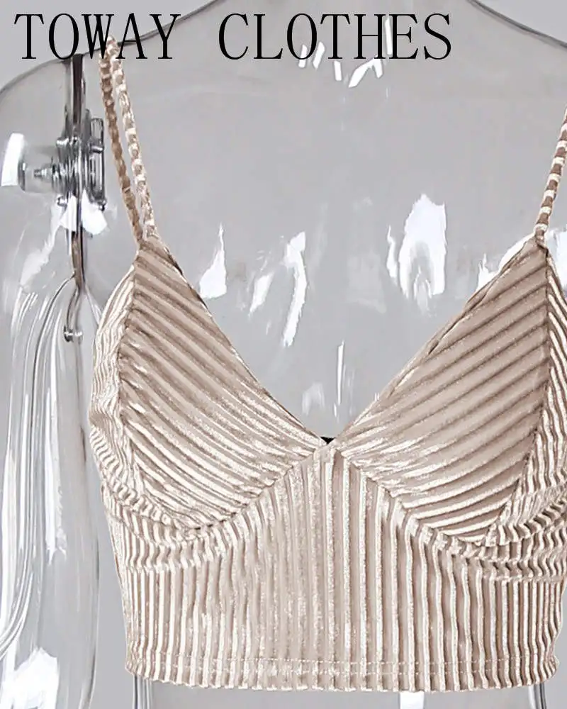 Комплект Спортивный женский из двух предметов пикантный Топ без рукавов с