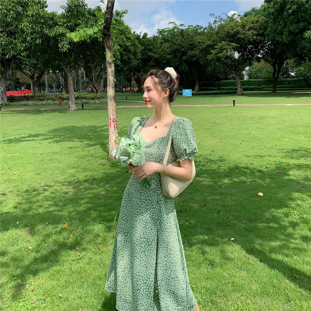 

Retro Square Collar Floral Dress for Women Summer New Elegant Slimming Versatile Design Split Midi Dress