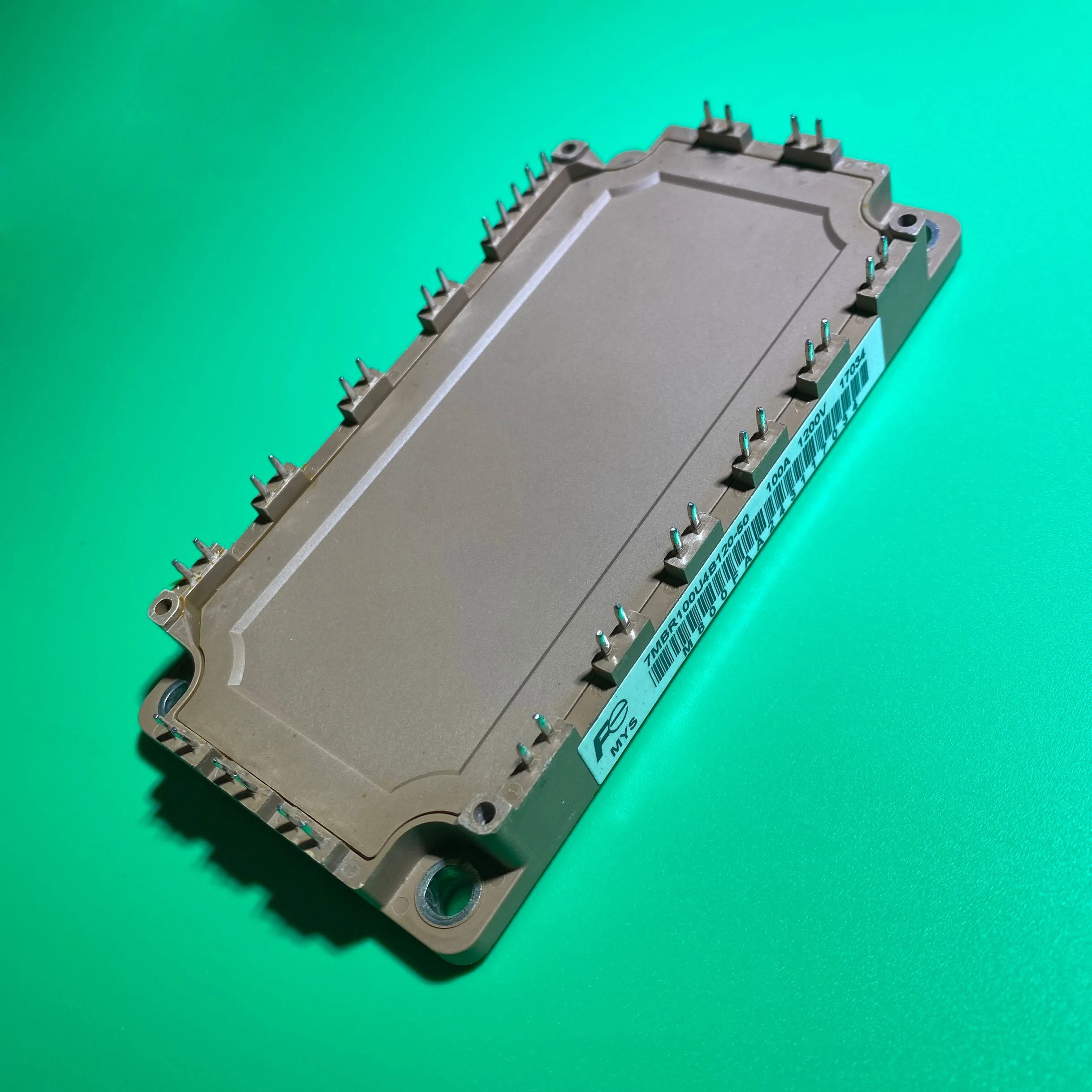 Модуль 7MBR100U4B120-50 100A 1200 в 7MBR100U4B 120-50 IGBT 7MBR100U4B12050 7MBR100U4 B120-50 7MBR100U 4B120-50 7MBR100 U4B120-50 |