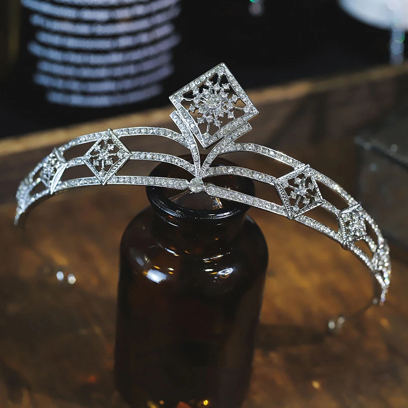 

NiuShuya FashionEuropean Geometric Bridal Wedding Tiara Crown Women Pageant Rhinetone Crystal Hairband Bride Hair Accessories