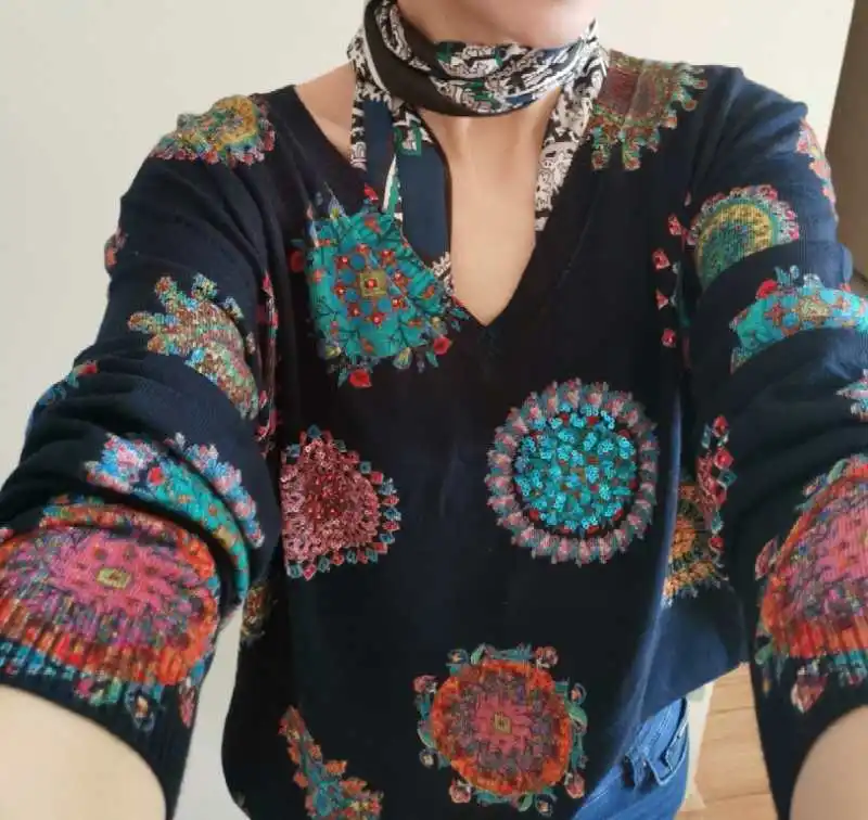 

Spanish Women's Printed Sequin V-neck Pullover Loose Long Sleeve Knitted Sweater