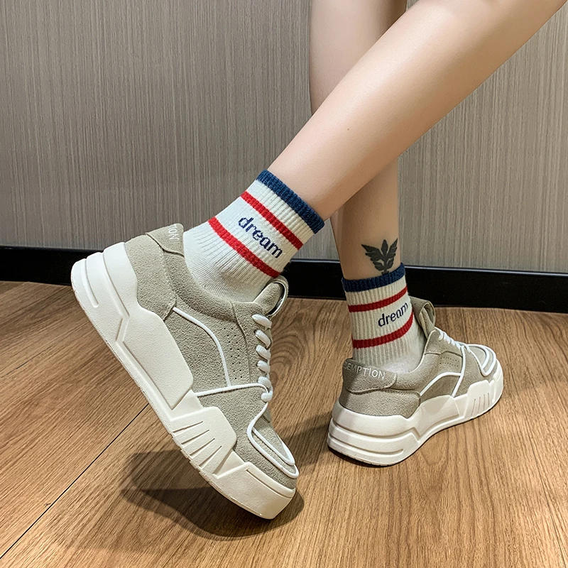 

Women's New Casual Shoes Solid Color Lace-up Thick-soled Non-slip Outdoor Lightweight and Comfortable Women's Sports Shoes 2021