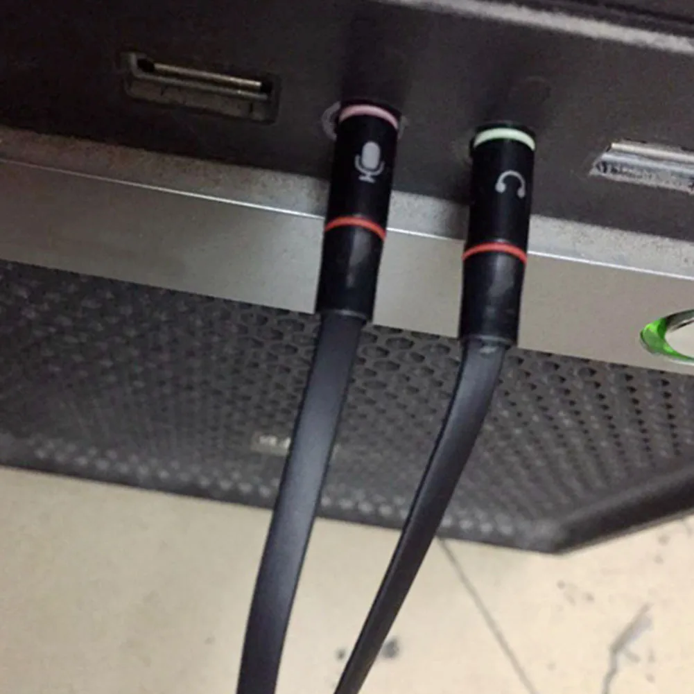 

3.5 mm Headphone Splitter Earphone Micphone Y Splitter Adapter Audio 1 Female to 2 male Connected Cord to PC Adapter Aux Cable