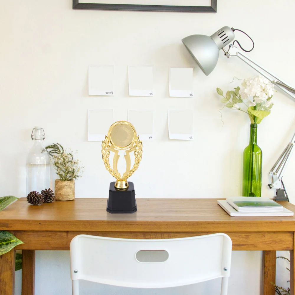 

19.5cm Golden Creative Design Award Trophy Reward Prizes Decor Competition Sport Gift Awards Trophy with Black Base for