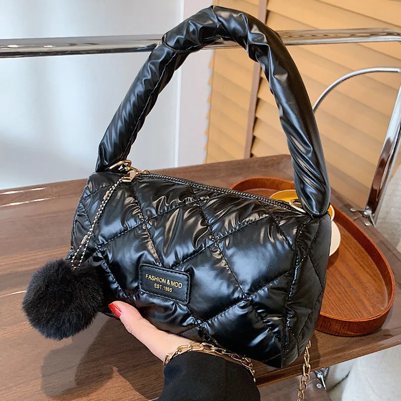 

Роскошные Дизайнерские дамские сумки на плечо, популярная зимняя Новинка 2021, модная женская сумка через плечо с подвеской в виде цепочки