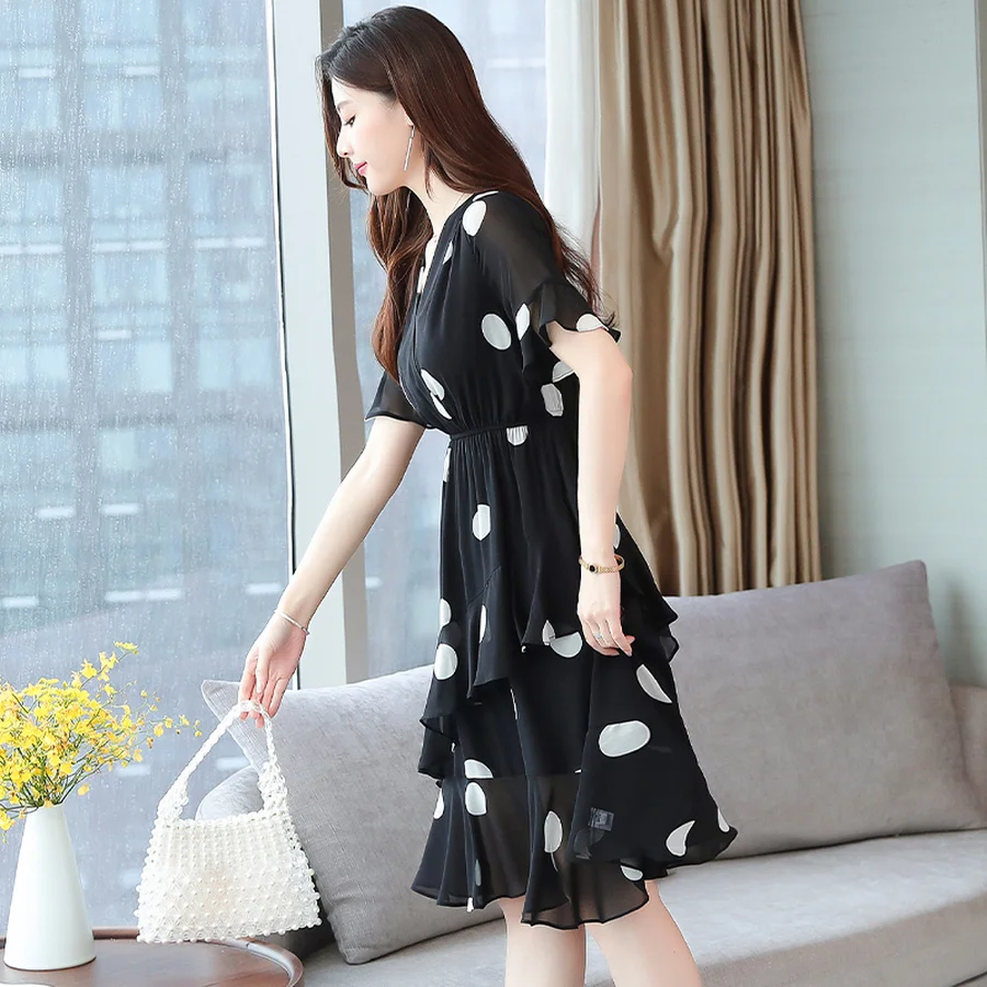 Женское шифоновое платье в горошек элегантное белое винтажное миди с оборками