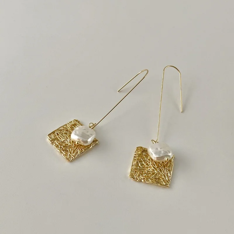 

ALLNEWME Vintage Gold Color Hollow Geometric Coin Irregular Genuine Pearl Pendant Earrings for Women Metal Earrings Accessories