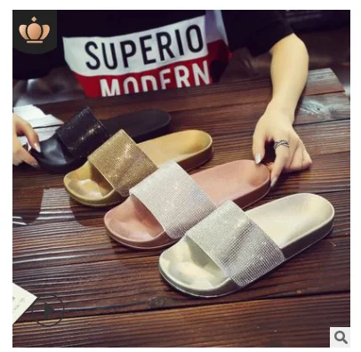 Популярные женские водонепроницаемые шлепанцы со стразами на толстой платформе