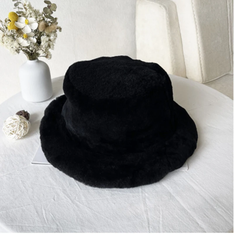 Женская зимняя Панама из натурального меха ягненка |