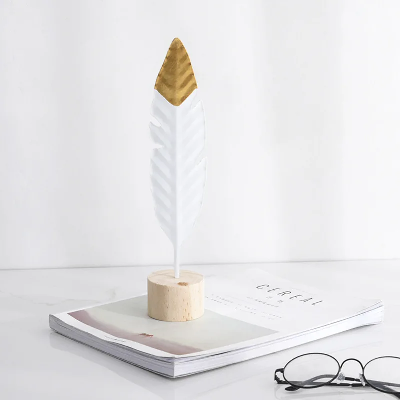 

Nordic Creative Iron Feather Shape Ornaments Metal Desktop Artist Office Bookroom Home Decoration DIY Home Figurine Decor Crafts