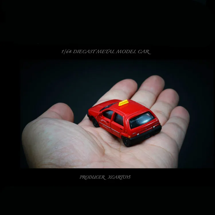 Игрушечный автомобиль China Xiali Taxi Hatchback 1:64 (красный) (металлические и пластиковые