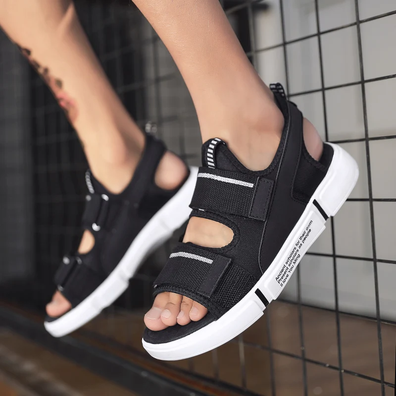 

CYYTL Men Slippers Outdoor Beach Shoes Fashion Slip on Sandals for Men Casual Non-slip Walking Shoes Flip Flops Claquette Homme