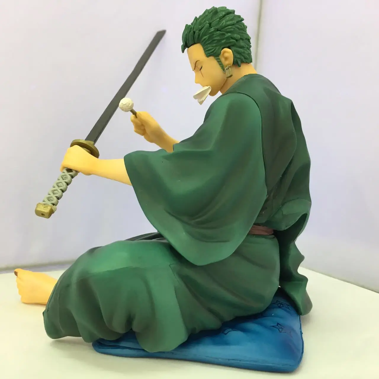 Аниме Фигурка одна деталь Roronoa Зоро с мечом сидя Ver ПВХ Модель Коллекция детский