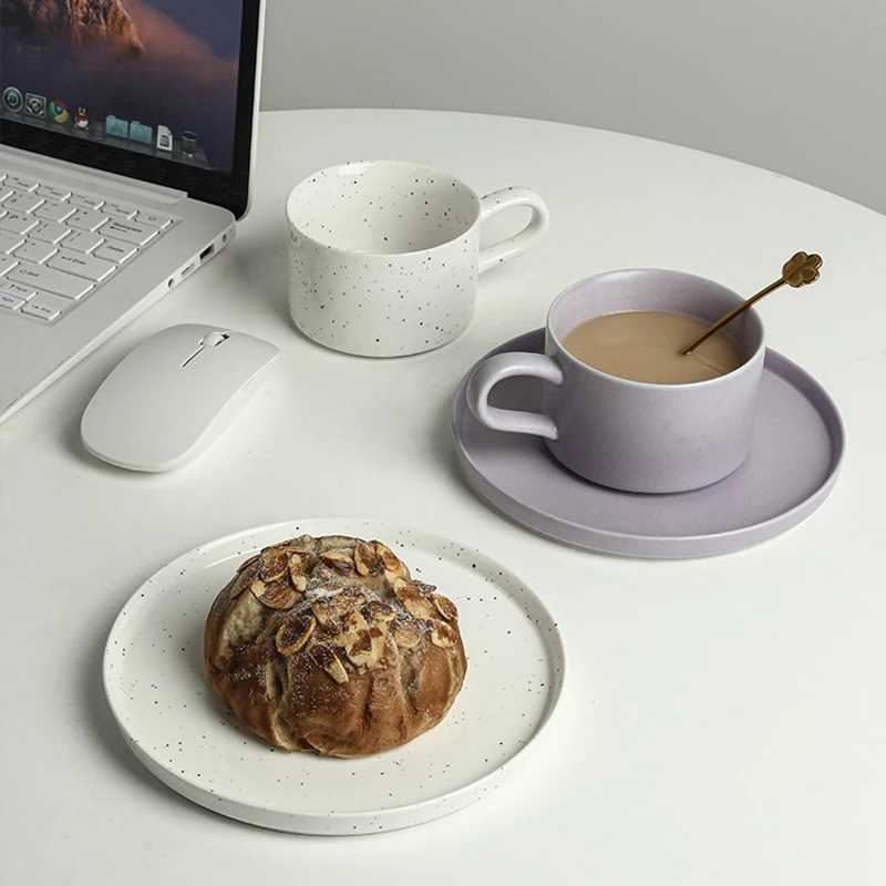

Nordic Ceramic Cup With Plate and Gold Spoon Dishwasher Safe Modern Porcelain Coffee Tea Latte Cup Saucer Set White اكواب قهوه
