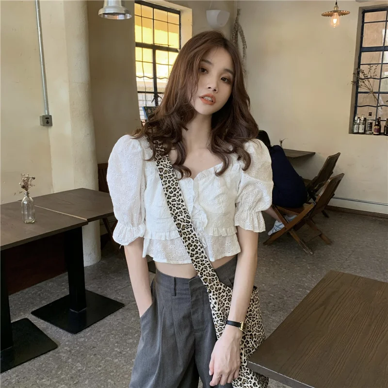 

Real Shot Cost-Effective French Slimming Square Collar Puff Sleeve Lei