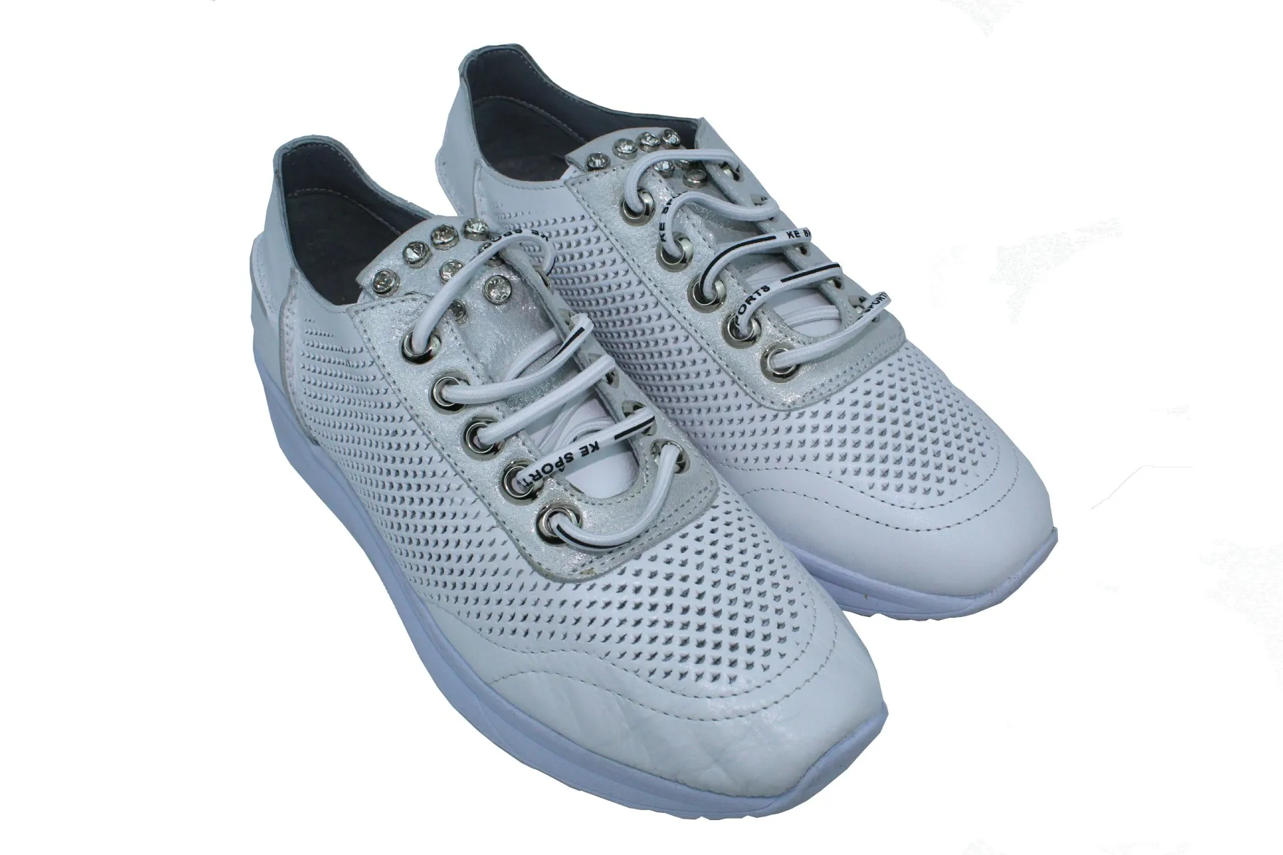 

SPORTS SHOES