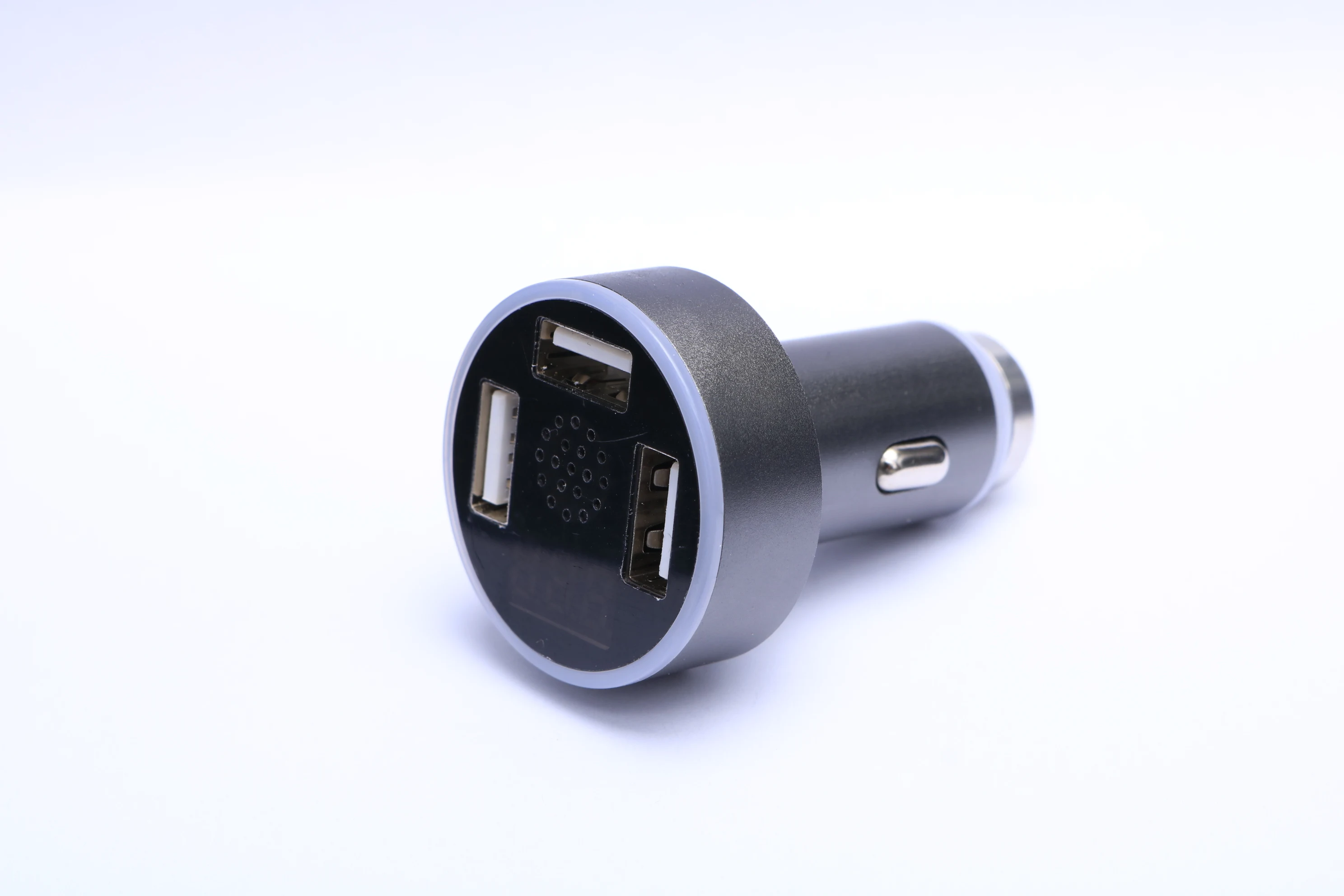 Автомобильное зарядное устройство многофункциональный USB прикуриватель с одним