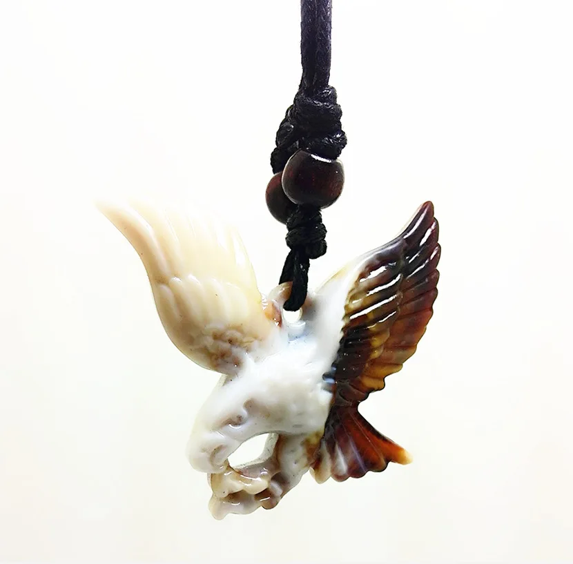 

Vintage Domineering Imitation Ceramics Eagle Pendant Necklace Leather Rope Necklace Men Women Jewelry Accessories
