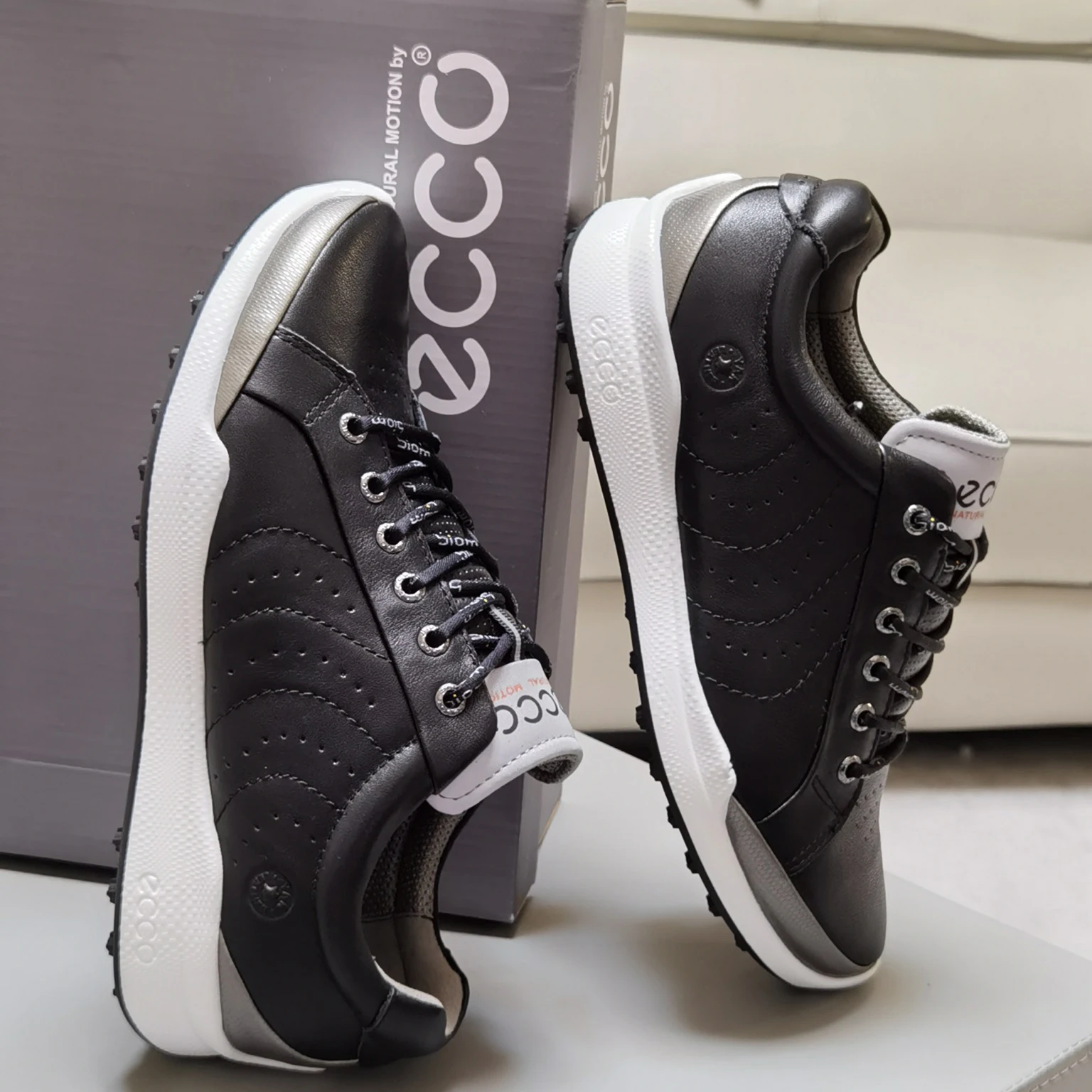 

Leather Golf Shoes for Men Black White Professional Golf Sport Training Sneakers Brand Outdoor Walking Golfing Shoes Men